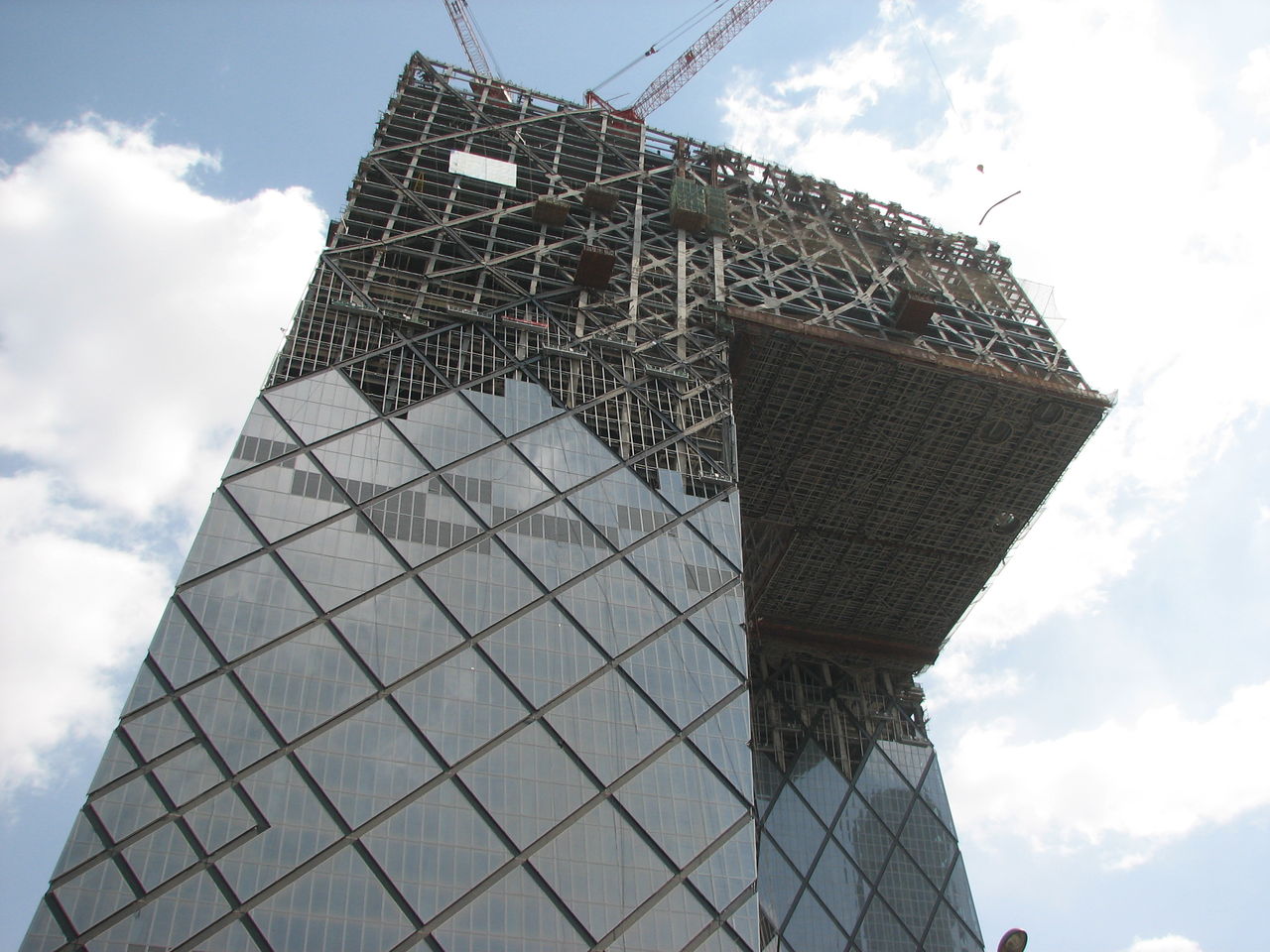 山东某商厦建筑钢结构